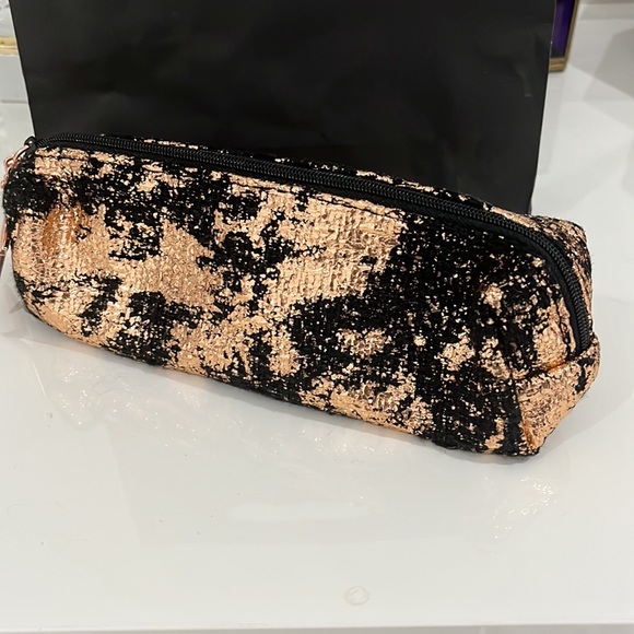 M.A.C brand new make up case - Picture 3 of 3